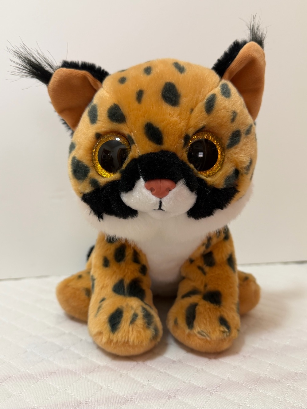 TY Beanie Boo Larry Lynx Plush Toy with Large Glittery Gold Eyes NWOT